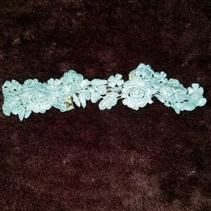 Light blue flower choker